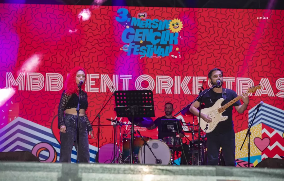 Mersin Gençlik Festivali Coşkuyla Başladı