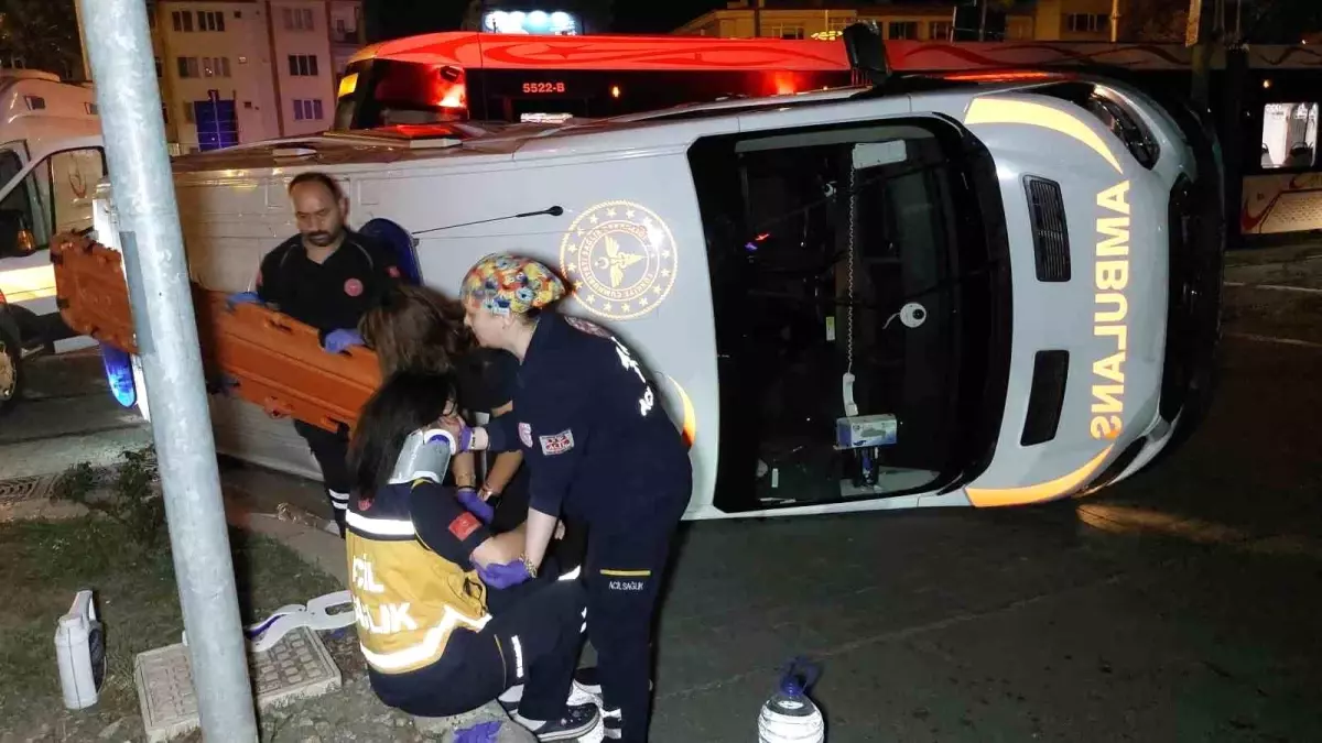 Samsun’da Tramvay ve Ambulans Çarpıştı: 4 Yaralı